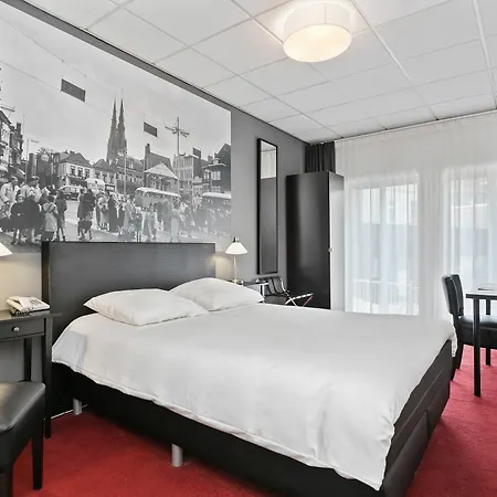 Crown Hotel